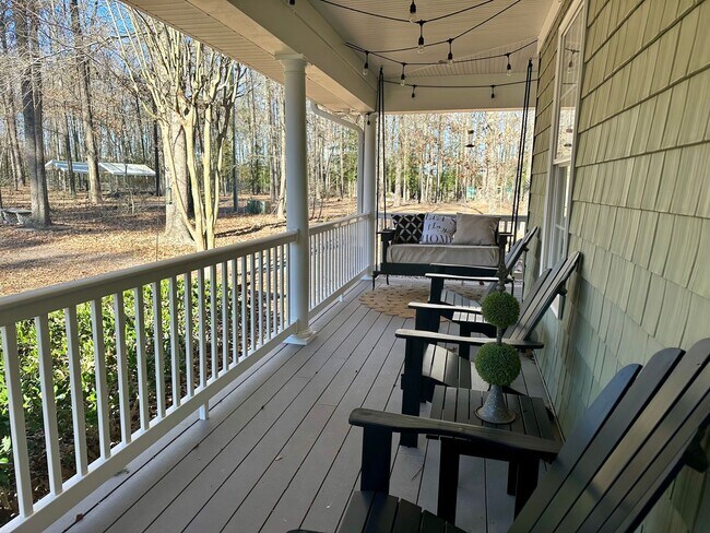Building Photo - Beautiful 5 Bedroom home in Smithfield wit...