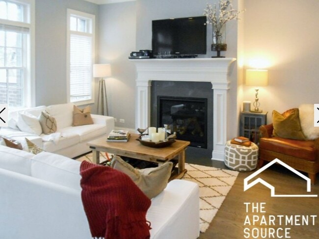Photo - 1241 W Oakdale Ave Apartment