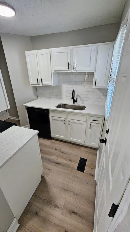 Building Photo - 1120 E 22nd Ave