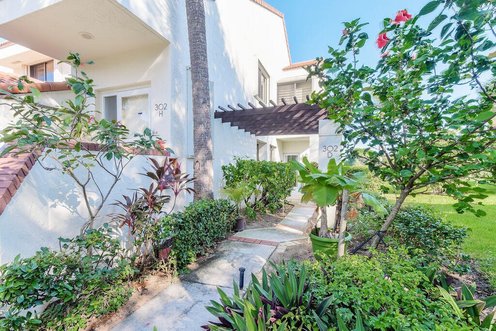 302 Sea Oats Dr Unit D, Juno Beach, FL 33408 Condo for Rent in Juno Beach, FL