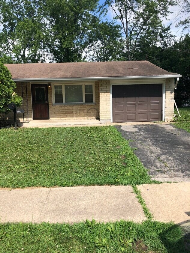Primary Photo - 901 Blackhawk Dr