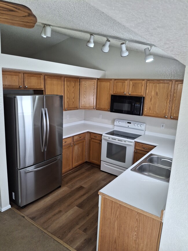 Kitchen - 2431 Cherry Cir