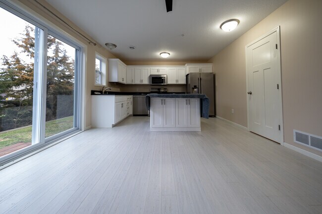 Building Photo - 908 Bradbury Cir