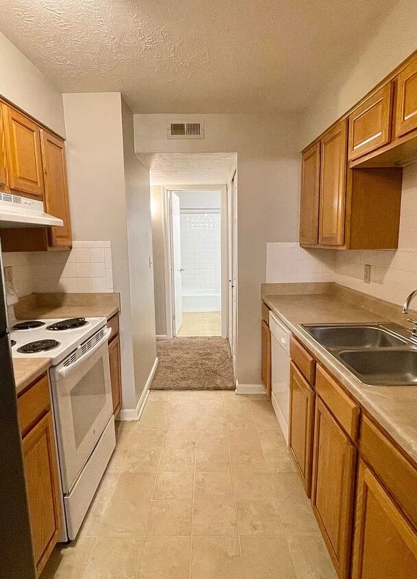 Photo - 4508 Landside