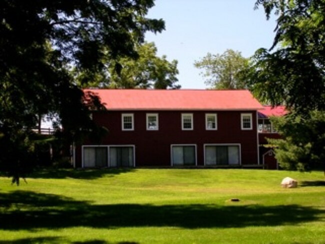 Foto del edificio - 36 Willowdale Farm Rd