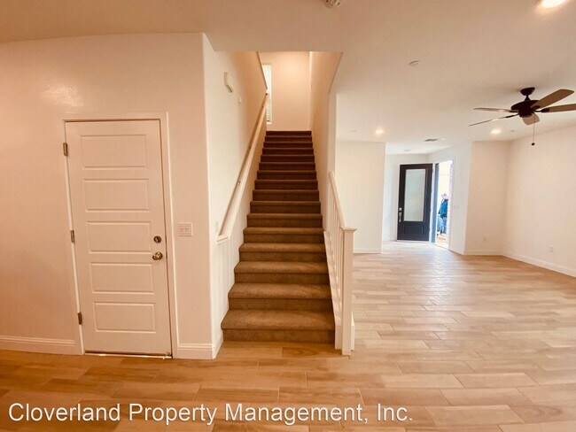 Building Photo - 4 br, 2.5 bath House - 2681 E. Teaberry Dr.