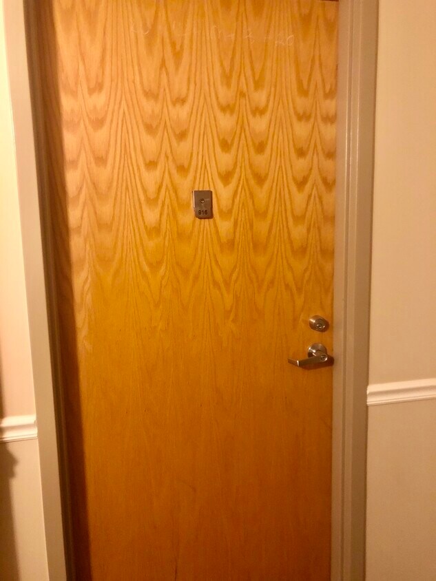 Foto principal - 1250 S Indiana Ave