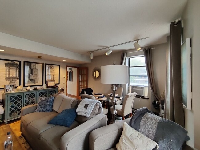 Photo - Brighton 1 BED with PARKING, HEAT, and HOT... House