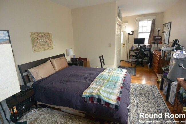Building Photo - Nicest Apt for the BEST PRICE IN TOWN!  Sp...