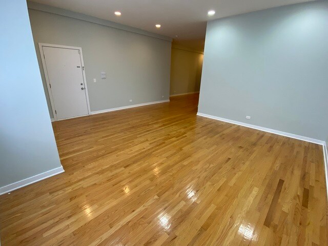 Foto del edificio - 1714 W Warren Blvd