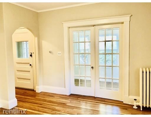 Building Photo - 2 br, 1 bath  - 35 Crescent St # A