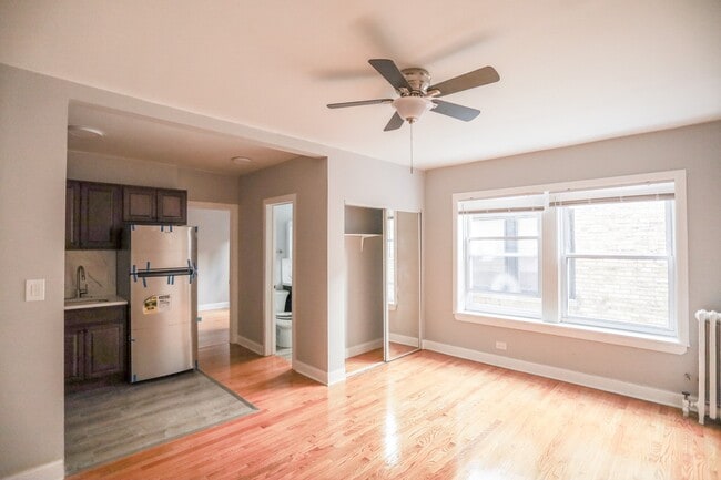 Photo - 6956 N Ashland Ave Apartment
