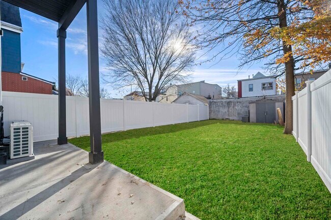 Building Photo - 25 Lembeck Ave