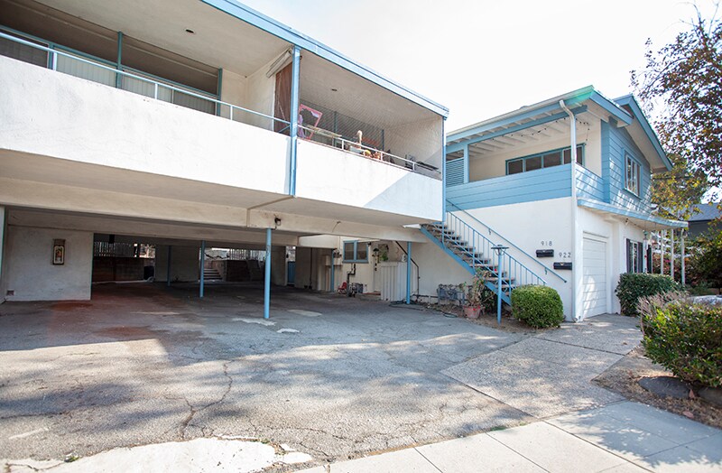 Primary Photo - 922 Arroyo Dr