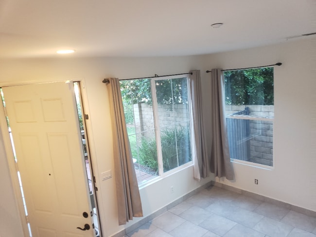 Foto del edificio - 4705 Dartmoor Ct