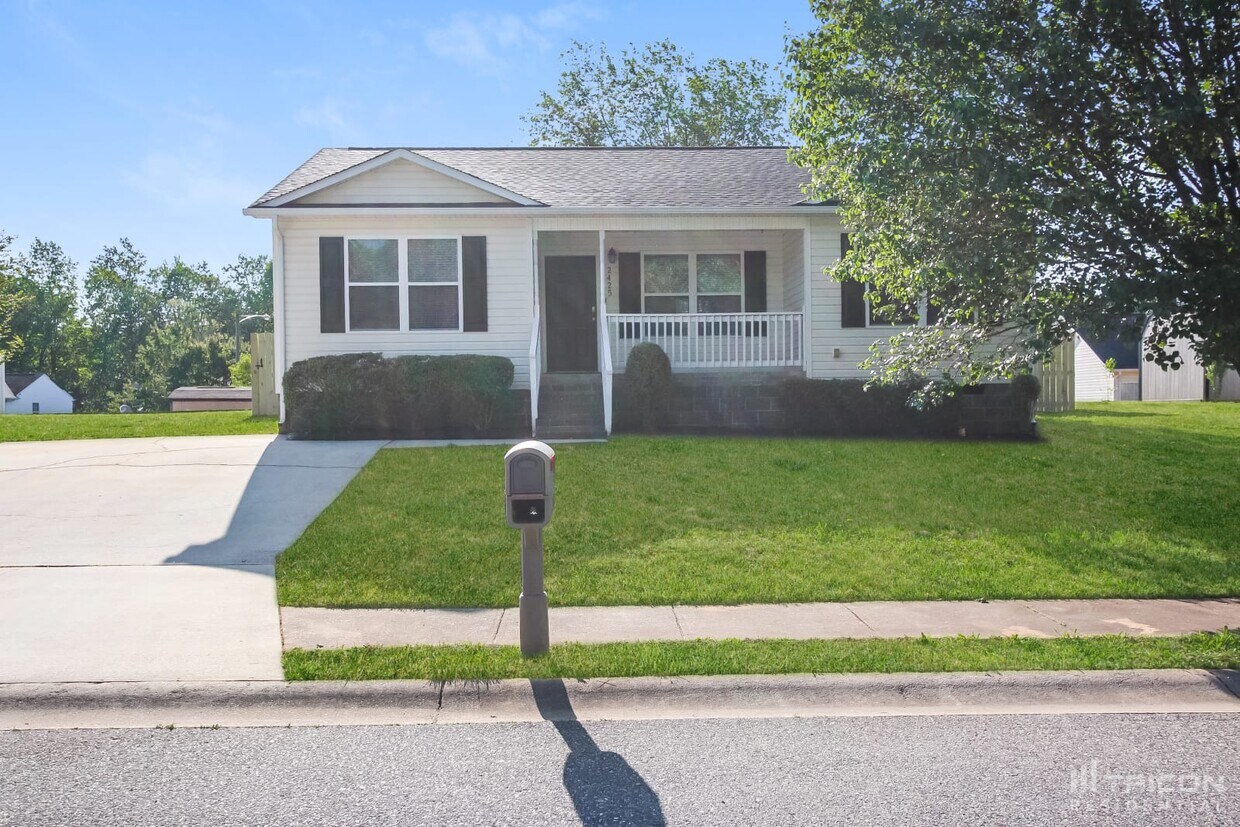 Foto principal - 2425 Saluda Dr