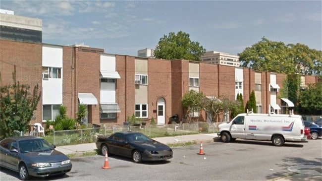 Building Photo - 831-A Towne Ct
