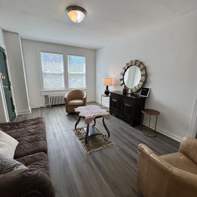 Foto del edificio - 441 Manor Pl NW