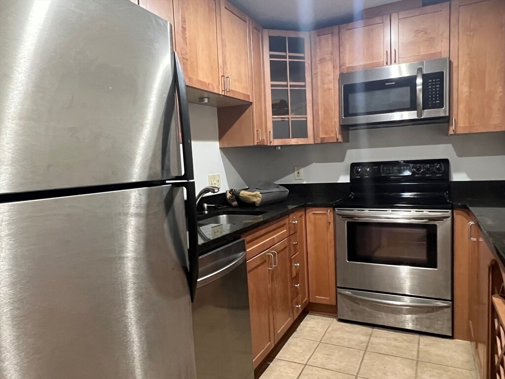 Primary Photo - 586 Massachusetts Ave