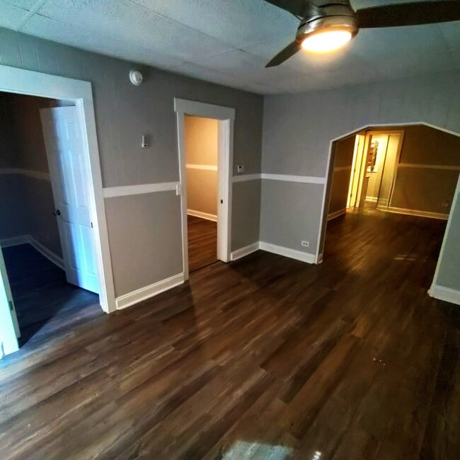 Building Photo - 1507 E 76th Pl