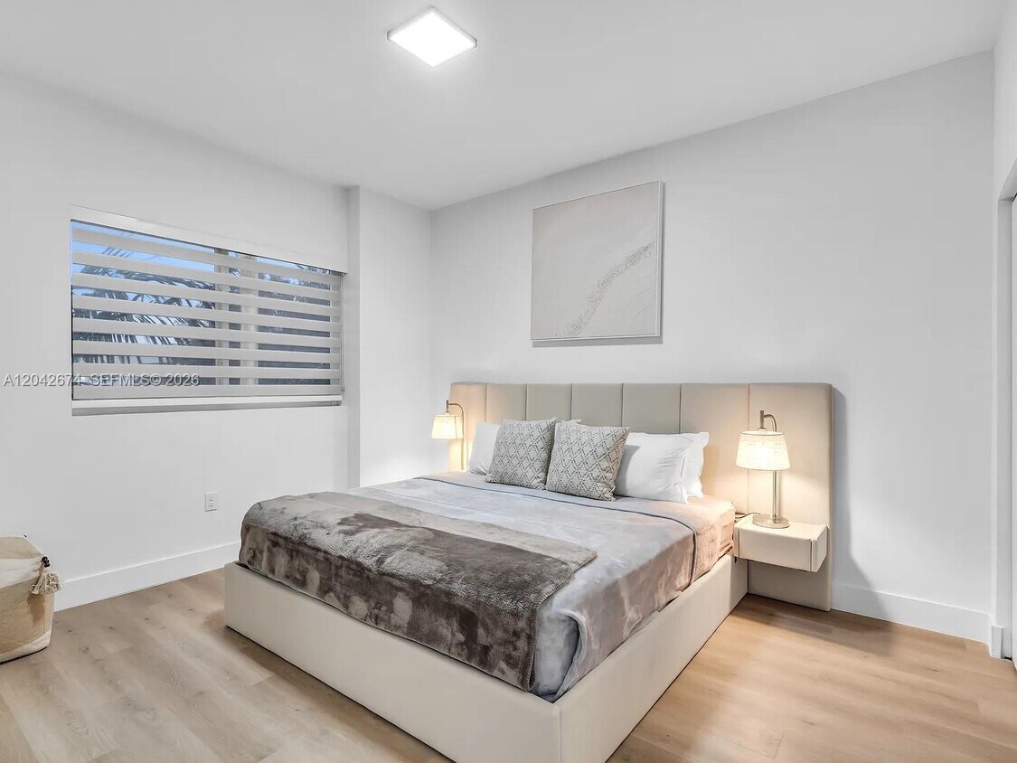Foto del edificio - 3728 NW 19th Ave