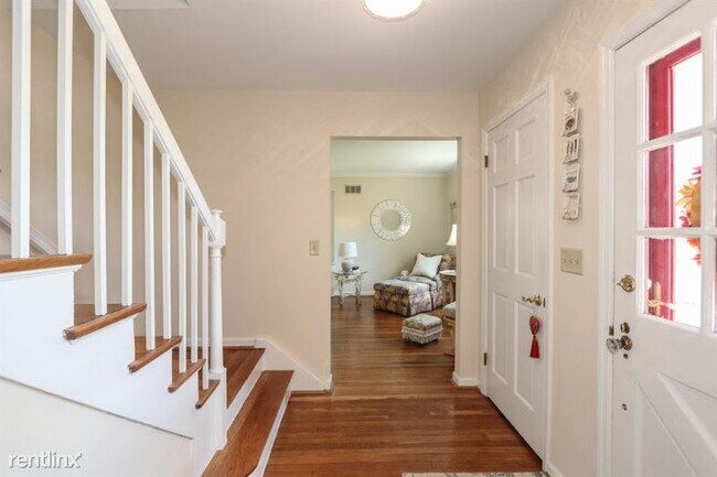 Building Photo - 3 br, 1.5 bath House - 6012 Euclid Rd