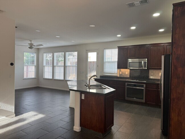 Foto del edificio - 3 Bedroom, 3.