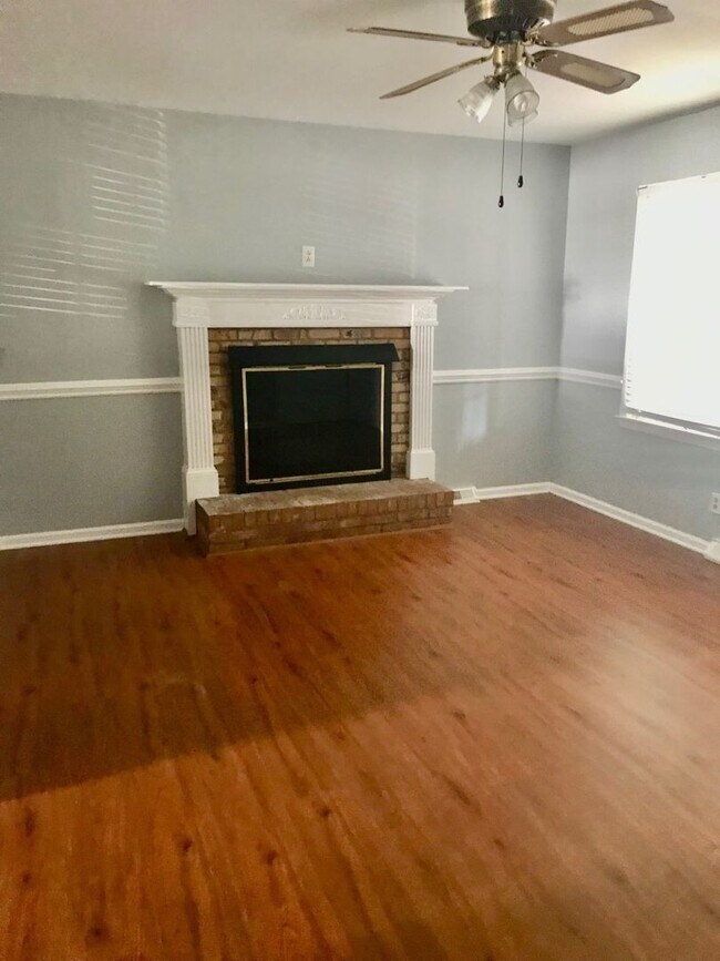 Foto del edificio - Beautiful 2 bedroom 1 bath home in charlotte