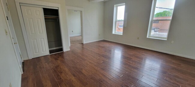 Foto del edificio - 7 E Main St