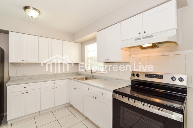 Foto del edificio - 3206 Dragoon Pl