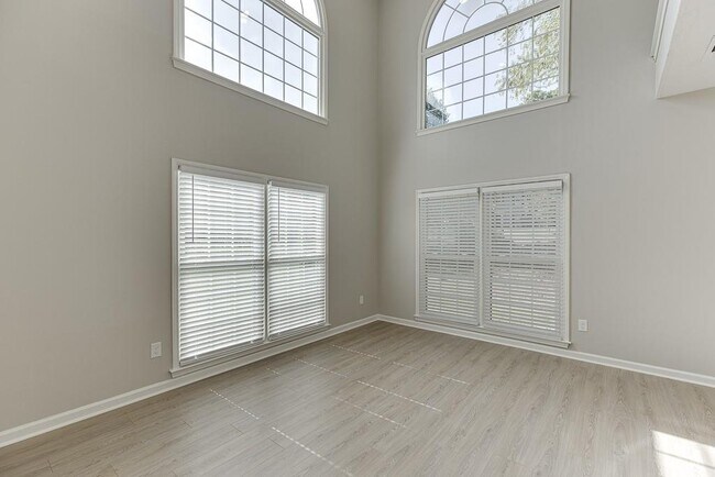 Building Photo - 5570 Cannonero Dr