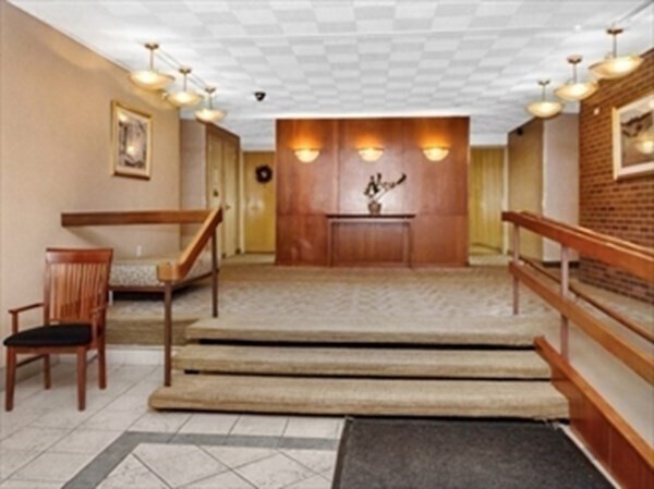 Foto del edificio - 46 Longwood Ave