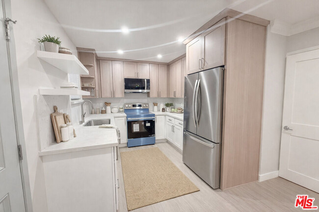 Building Photo - 1117 S Bedford St