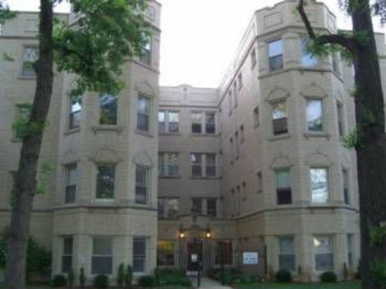 Entrance (front) - 7434 N Oakley Ave