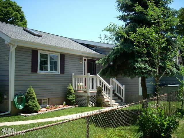 Building Photo - 4 br, 1 bath House - 745 Ruth St