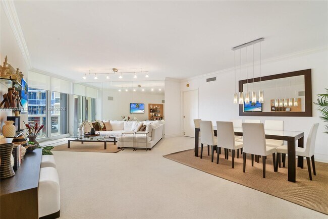 Building Photo - 9595 Collins Ave