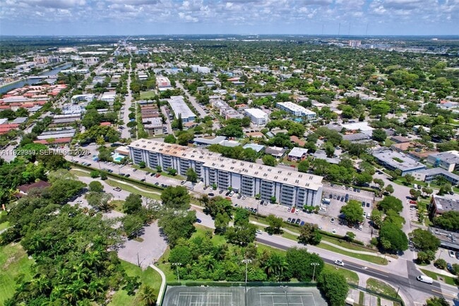 Building Photo - 16851 NE 23rd Ave