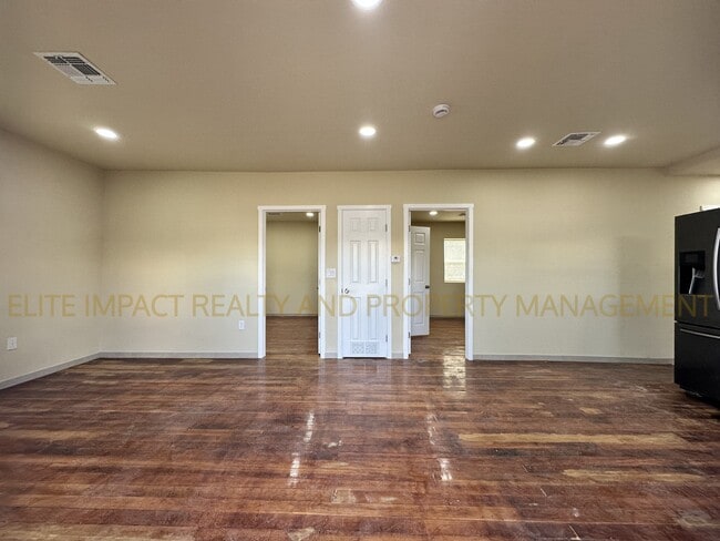 Photo - 440 S Sentinel Ave House