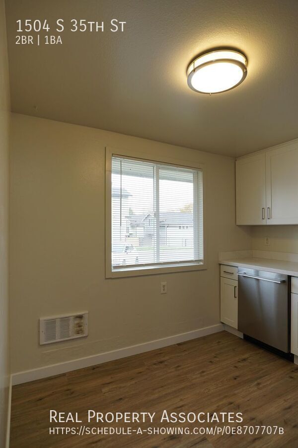 Foto del edificio - 1504 S 35th St