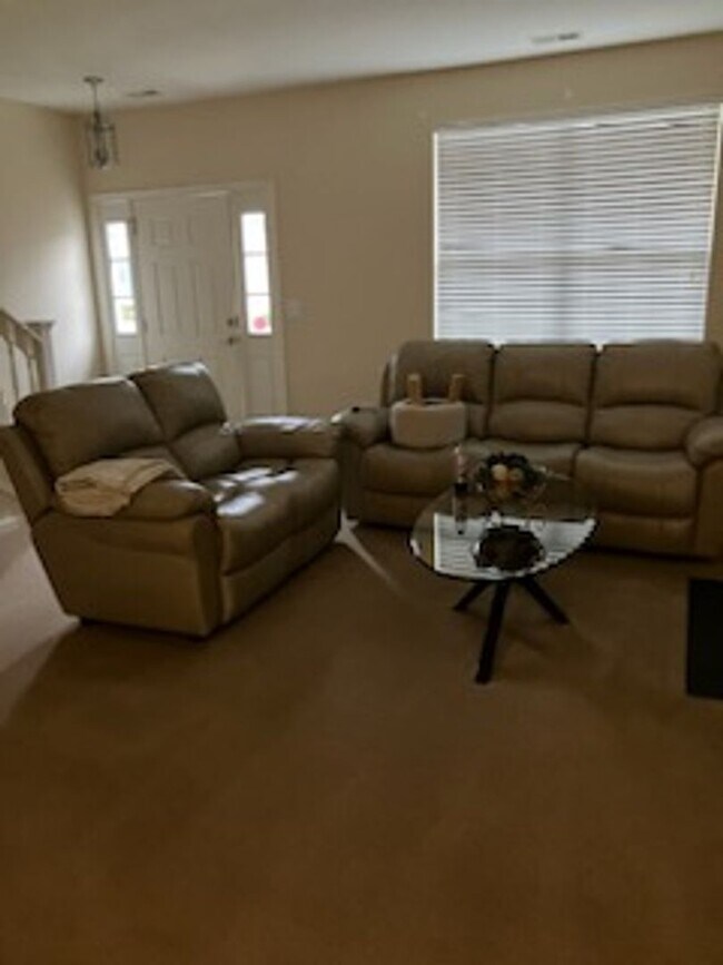 Foto del edificio - Beautiful Condo in Ridgely Manor