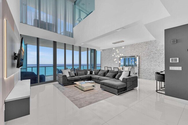 Foto del edificio - 17121 Collins Ave