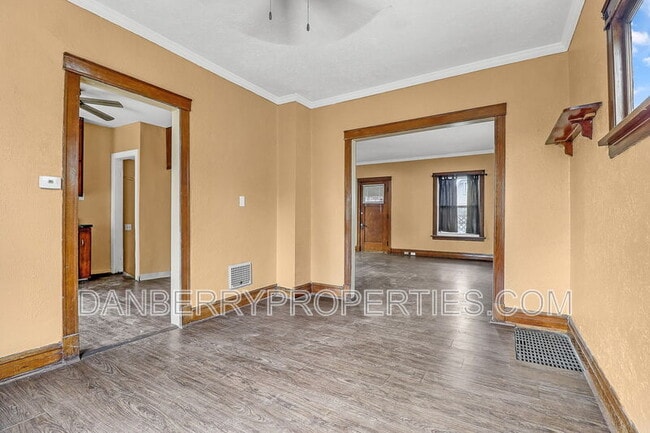Building Photo - 2416 Lawton Ave