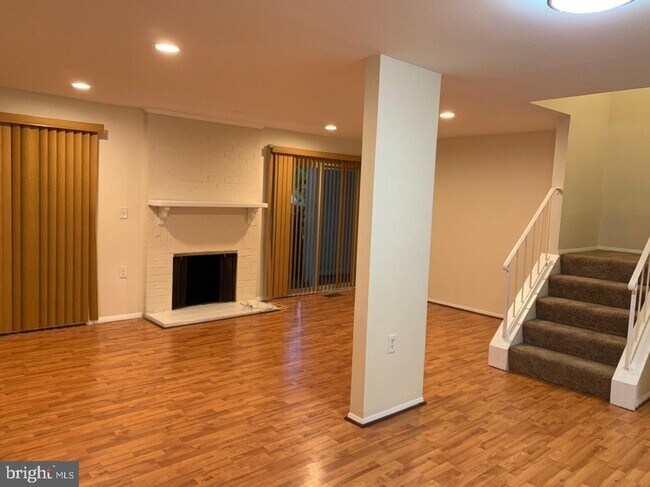 Building Photo - 10262 Wilde Lake Terrace