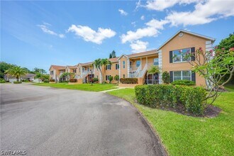 Building Photo - 2050 W Crown Pointe Blvd