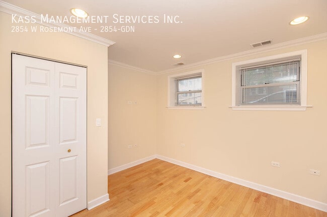 Building Photo - 2854 W Rosemont Ave