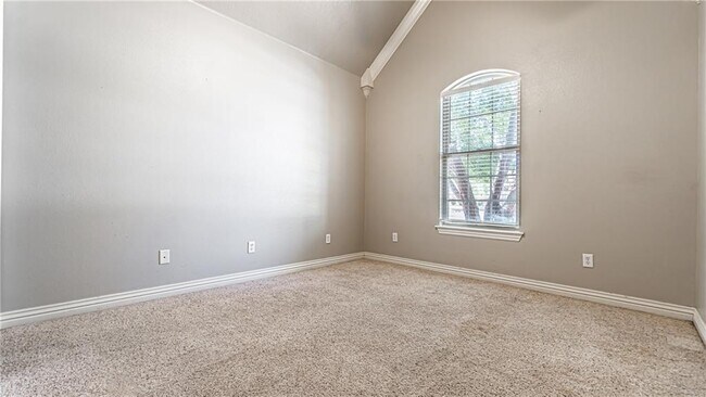 Building Photo - 709 SW Sterling Pl