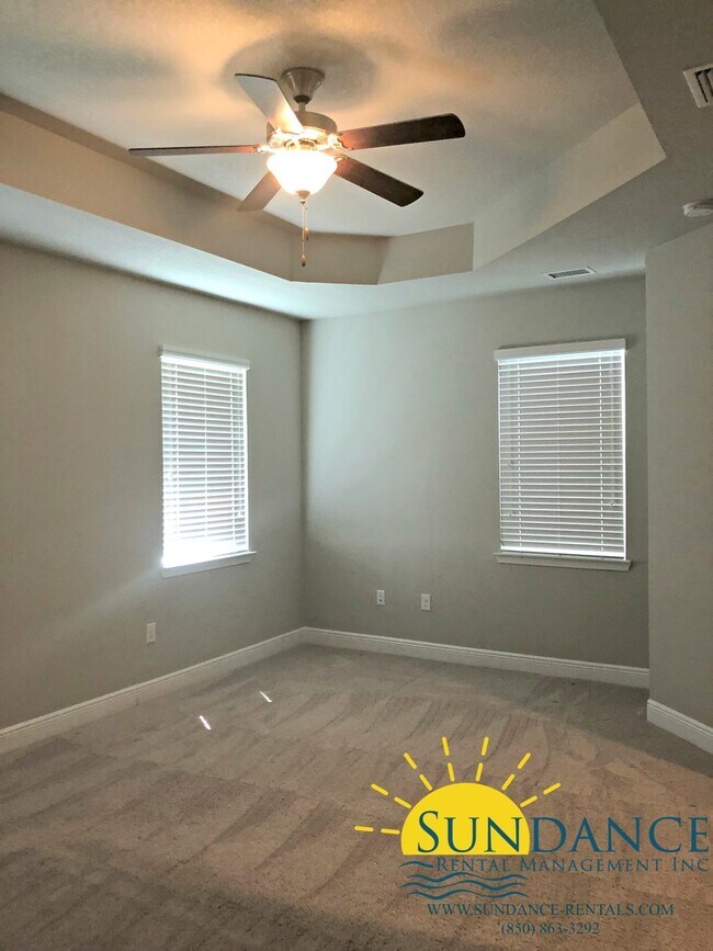 Building Photo - Beautiful 3-Bedroom Home in Hammock Bay wi...
