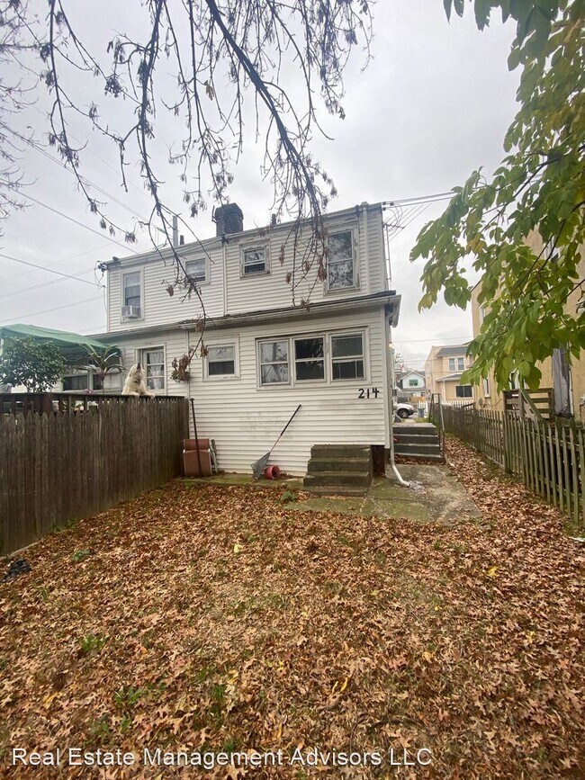 Foto del edificio - 3 br, 1 bath House - 214 Harvey Avenue