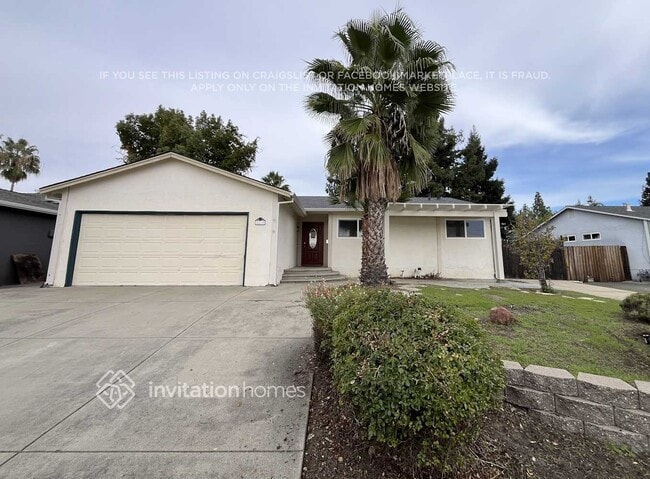 Building Photo - 2215 N Cirby Way