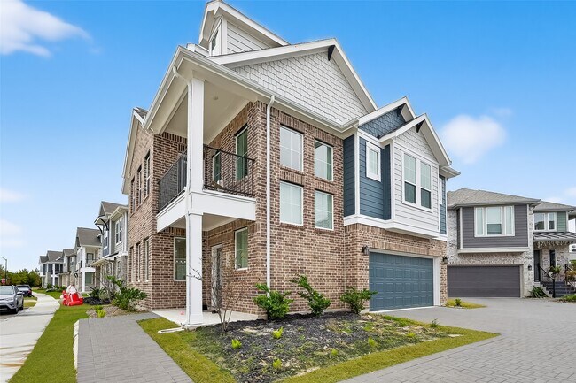 Foto del edificio - 15162 Post Oak Fls Dr